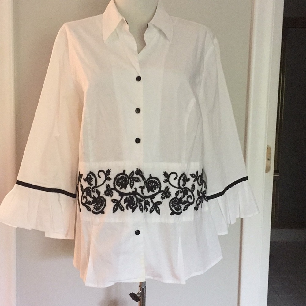 White blouse with Embroidered black flowers